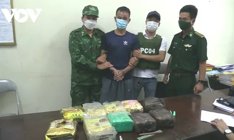 Bắt đối tượng vận chuyển 10kg ma tuý đá từ Hà Tĩnh vào Bình Dương
