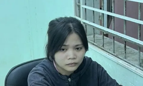 Tạm giữ hình sự cô gái giả vờ mua nhẫn vàng rồi cướp