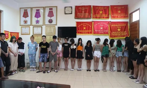 Bắt quả tang 29 thanh niên sử dụng ma túy trong quán karaoke ở Bắc Ninh