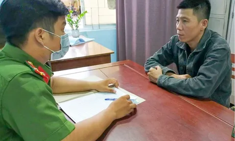 Tiểu tiện trước quán nhậu, người đàn ông bị đâm trọng thương