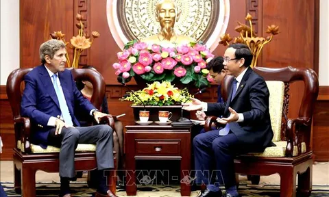 Bí thư Thành ủy TP Hồ Chí Minh tiếp Đặc phái viên của Tổng thống Hoa Kỳ về biến đổi khí hậu
