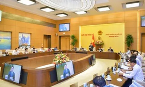 Phiên họp thứ 15 của UBTVQH: Cho ý kiến về số vấn đề lớn liên quan đến KT-XH