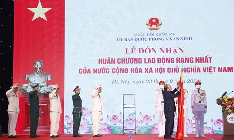 Tiếp tục hoàn thiện cơ sở pháp lý để triển khai các chiến lược bảo vệ Tổ quốc