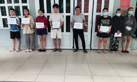 Tạm giữ nhóm đối tượng giả nhân viên ngân hàng để lừa đảo chiếm đoạt tài sản