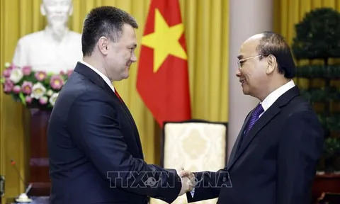 Chủ tịch nước Nguyễn Xuân Phúc tiếp Viện trưởng Tổng Viện Kiểm sát Liên bang Nga