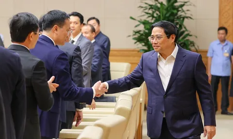Thủ tướng Phạm Minh Chính gặp mặt lãnh đạo các ngân hàng thương mại
