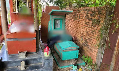Người đàn ông nằm chết trên ngôi mộ ở TP.HCM