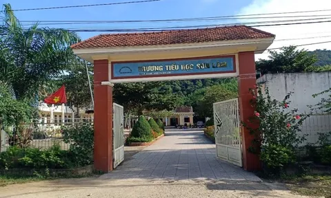 Phụ huynh vác dao xông vào trường dọa chém giáo viên ở Hà Tĩnh