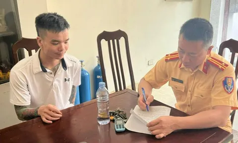 Bắt đối tượng có lệnh truy nã nguy hiểm lẩn trốn khu vực sông Hồng
