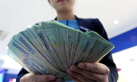 Từ ngày 1/1/2023, cử nhân luật và xây dựng có thể làm công chức ngân hàng