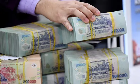 Tăng lương cơ sở cho cán bộ, công chức, viên chức lên 1,8 triệu đồng từ 1/7/2023