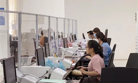 Khắc phục những tồn tại, hạn chế của pháp luật trong giải quyết thủ tục hành chính cho người dân