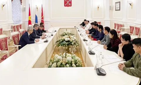 Hội Luật gia Việt Nam làm việc với Ủy ban Đối ngoại thành phố St-Petersburg