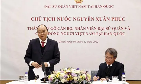Chủ tịch nước Nguyễn Xuân Phúc gặp cộng đồng người Việt tại Hàn Quốc
