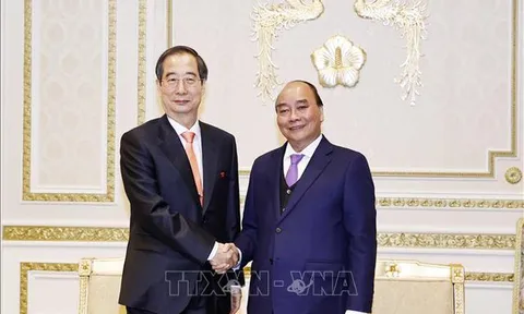 Chủ tịch nước Nguyễn Xuân Phúc hội kiến Thủ tướng Hàn Quốc Han Duck Soo