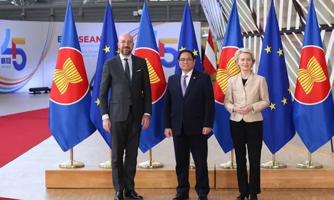 Thủ tướng Phạm Minh Chính bắt đầu các hoạt động tại Hội nghị Cấp cao ASEAN - EU
