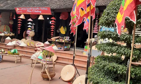 Làng Chuông (Thanh Oai, Hà Nội): Nét đẹp truyền thống của những chiếc nón Việt