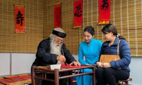 Tục xin chữ đầu năm có từ bao giờ? Nên xin chữ gì vào đầu năm Quý Mão 2023