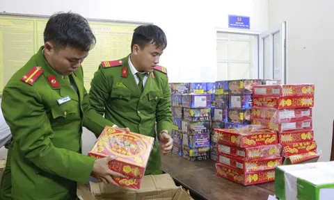 Khởi tố nữ cán bộ huyện ở Hà Tĩnh vì buôn bán pháo nổ