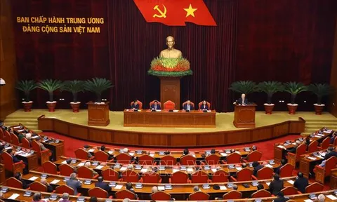 Bộ Chính trị gặp mặt các đồng chí nguyên lãnh đạo cấp cao của Đảng, Nhà nước