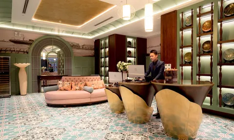 Có gì đặc biệt bên trong khách sạn Regal Collection House?
