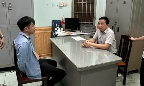 Khởi tố đối tượng dùng xăng khống chế cháu bé 4 tuổi để đòi nợ