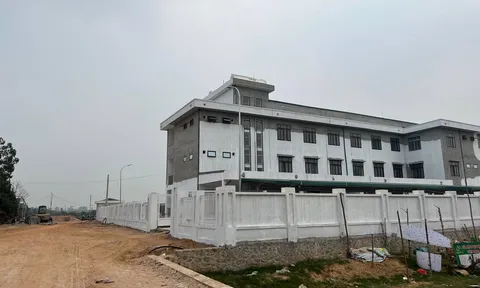 Ba Vì: Cần làm rõ hồ sơ nhân sự tại gói thầu xây dựng trường mầm non Phú Sơn
