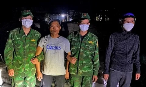 An Giang: Bắt quả tang đối tượng cất giấu 1,5 tấn đường cát nhập lậu