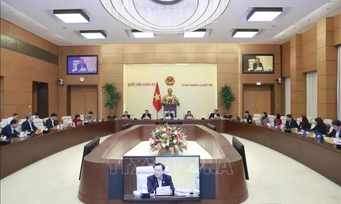 Bế mạc Phiên họp chuyên đề pháp luật tháng 4