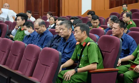 Vụ buôn lậu 200 triệu lít xăng dầu: 2 'ông trùm' được giảm án
