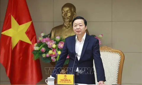 Khẩn trương hoàn thiện dự thảo Luật Đất đai (sửa đổi), trình Quốc hội xem xét