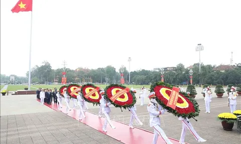 Lãnh đạo Đảng, Nhà nước vào Lăng viếng Chủ tịch Hồ Chí Minh