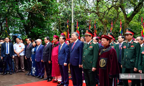 Chủ tịch nước Võ Văn Thưởng dâng hương tưởng nhớ các vua Hùng