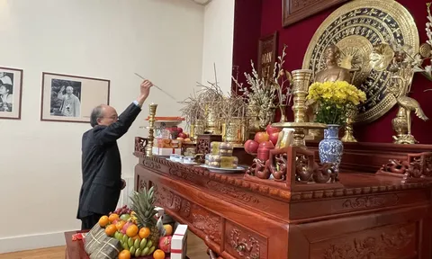 Đại sứ quán Việt Nam tại Pháp tưởng nhớ các Vua Hùng