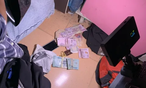 Bắt nhóm thanh niên trộm dây chuyền vàng 400 triệu đồng trong xe ô tô