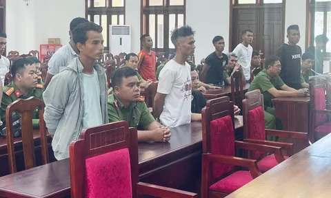 Khởi tố 10 đối tượng có hành vi hủy hoại tài sản tại Đắk Lắk