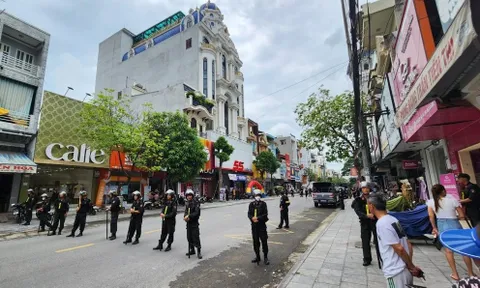 Cảnh sát cơ động chốt chặn, phong tỏa nhà 'Tuấn Thần Đèn' ở Thanh Hóa