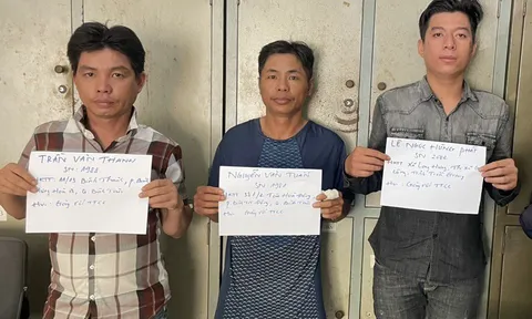 Bắt 3 đối tượng cầm hung khí đập phá đám cưới ở TP.HCM
