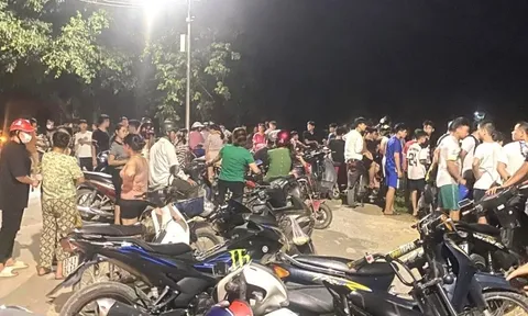 Nghệ An: Chồng đâm vợ nguy kịch rồi phóng hỏa đốt nhà hàng xóm