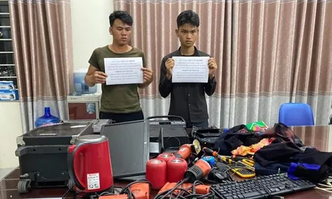 Bắt 2 đối tượng trộm các thiết bị giảng dạy trong trường học ở Lai Châu