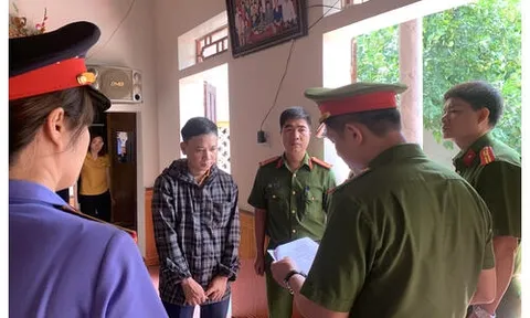 Khởi tố, bắt tạm giam 2 đối tượng làm giả 73 bộ tài liệu cải tạo xe cơ giới