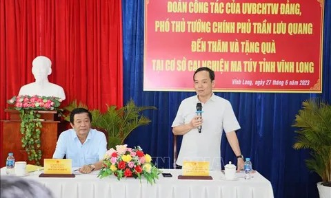 Phó Thủ tướng Trần Lưu Quang khảo sát công tác quản lý, điều trị, cai nghiện ma túy