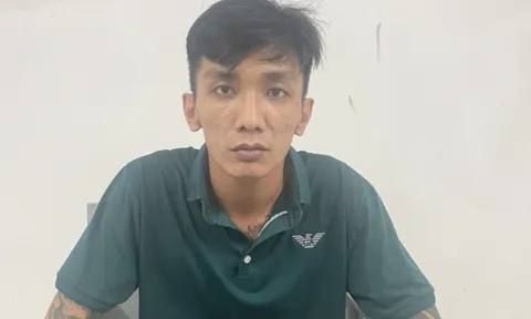 Khởi tố, bắt tạm giam đối tượng mang xăng đốt nhà con nợ