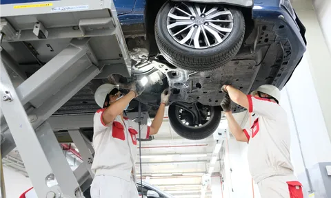 Nhân viên sửa xe dùng xe của khách gây tai nạn thì chủ xe có bị liên đới?