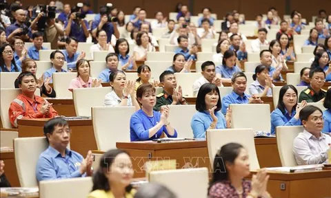Tinh thần đổi mới vì lợi ích của nhân dân, giai cấp công nhân