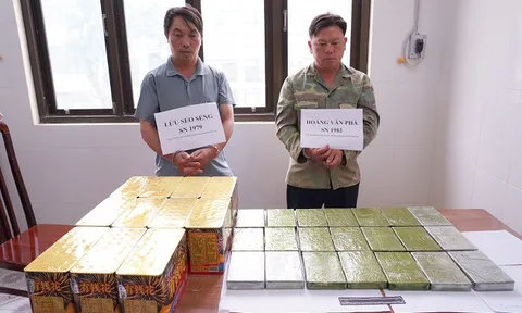 Hà Giang: Bắt 2 đối tượng đang mua bán 20 bánh heroin