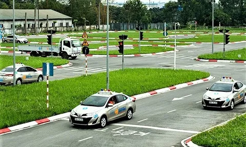 Những chính sách mới có hiệu lực từ tháng 8/2023: Tăng lệ phí sát hạch lái xe