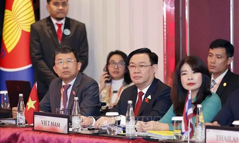 Chủ tịch Quốc hội Vương Đình Huệ dự phiên họp Ban Chấp hành AIPA