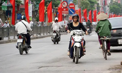 Từ năm 2023, xe máy đi ngược chiều bị xử phạt bao nhiêu?