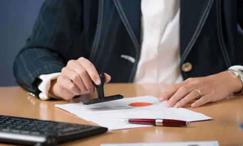 Hợp đồng cho thuê đất có phải công chứng?